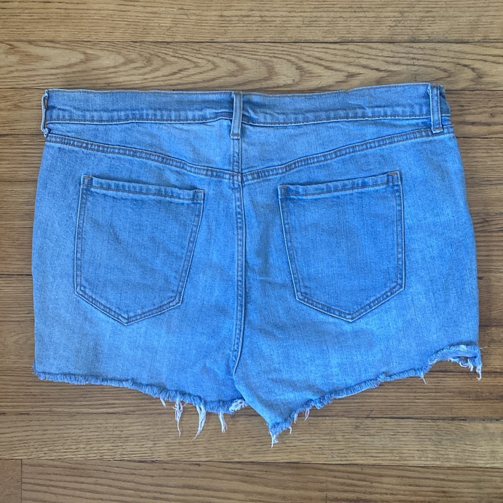 Old Navy Boyfriend jean shorts. Size 16 with American Flag Pockets. - Picture 2 of 5